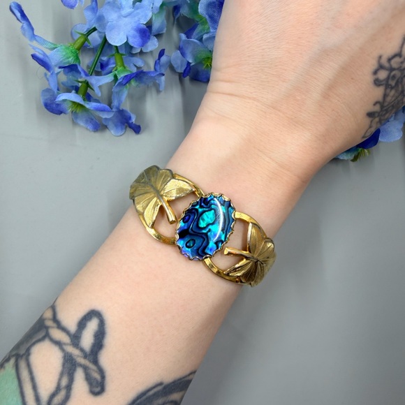 Jewelry - Genuine Abalone Shell Vintage Bangle Bracelet